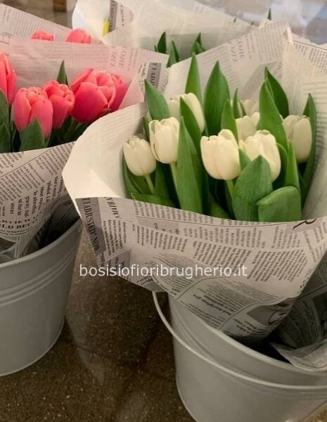 Bouquet di 10 tulipani colore in base alla disponibilità