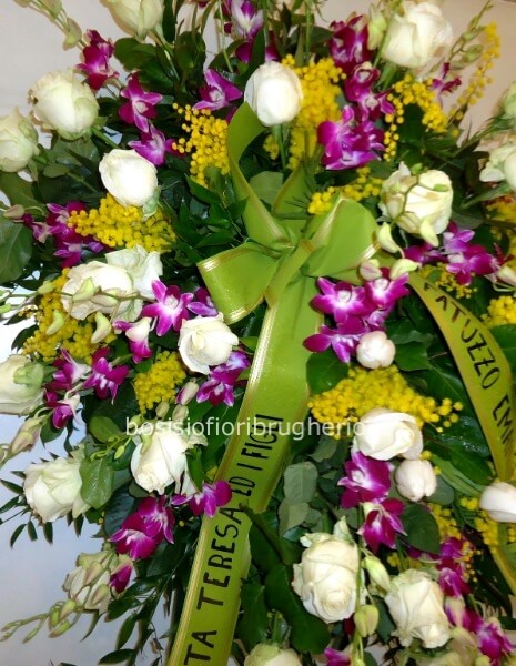 Corona funebre senza nastro, con fiori preziosi