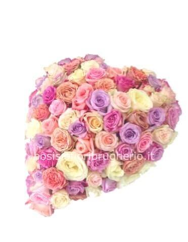 Cuore di rose assortite 25 cm di diametro